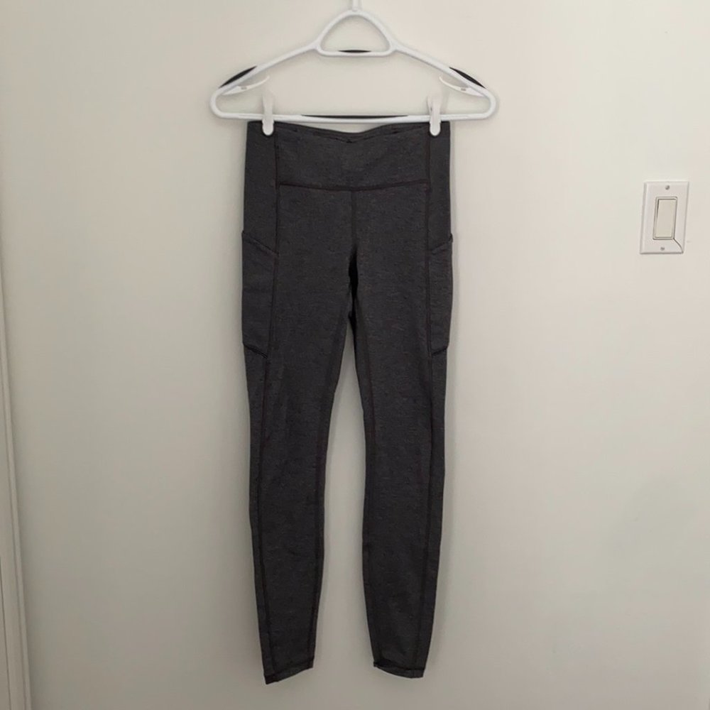 Lululemon - training leggings with pockets - size 2
